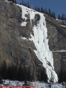 Upper Weeping Wall ice climbs - Weeping Pillar & Teardrop.